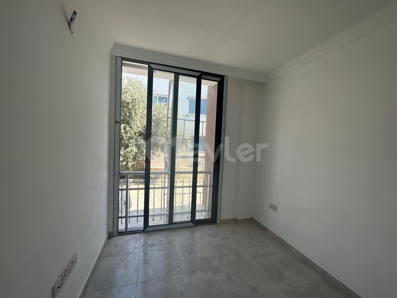 2+1 WOHNUNG ZUM VERKAUF IN ZYPERN KYRENIA LAPTA REGION