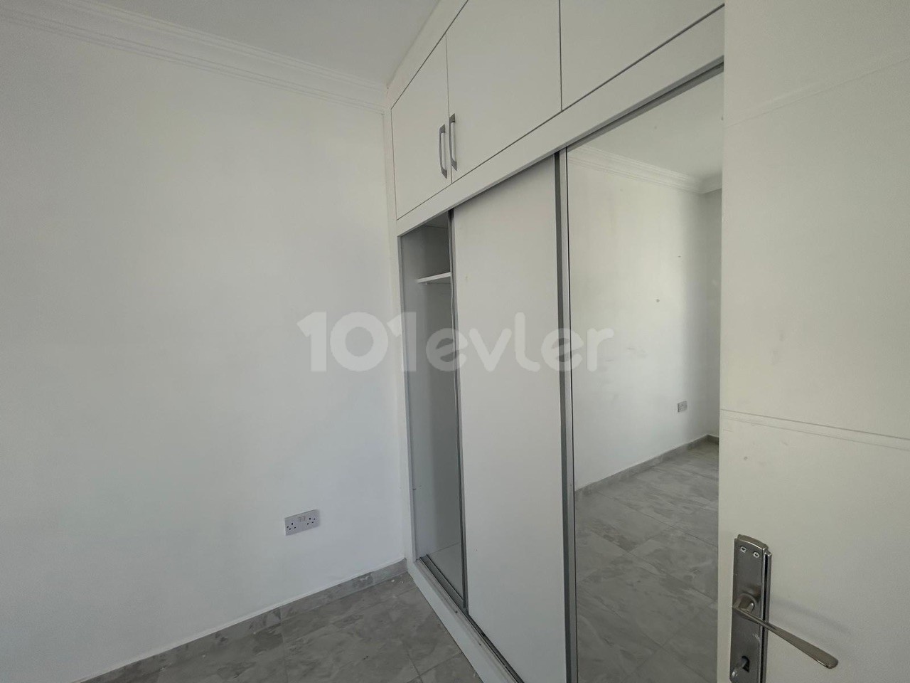 2+1 WOHNUNG ZUM VERKAUF IN ZYPERN KYRENIA LAPTA REGION