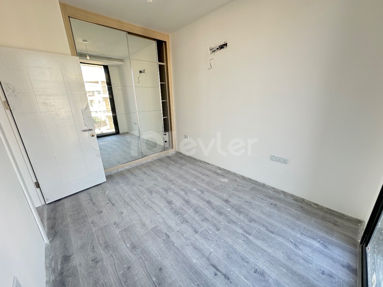 2+1 FLAT FOR SALE IN CYPRUS KYRENIA CENTER