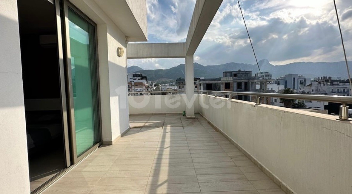 1+1 PENTHOUSE ZUM VERKAUF IN ZYPERN KYRENIA CENTER