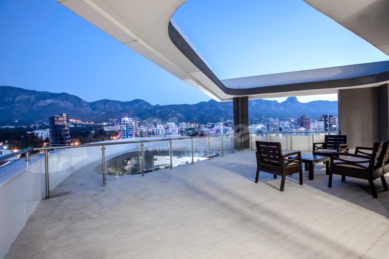 2+1 PENTHOUSE ZU VERMIETEN IM ZYPERN KYRENIA CENTER