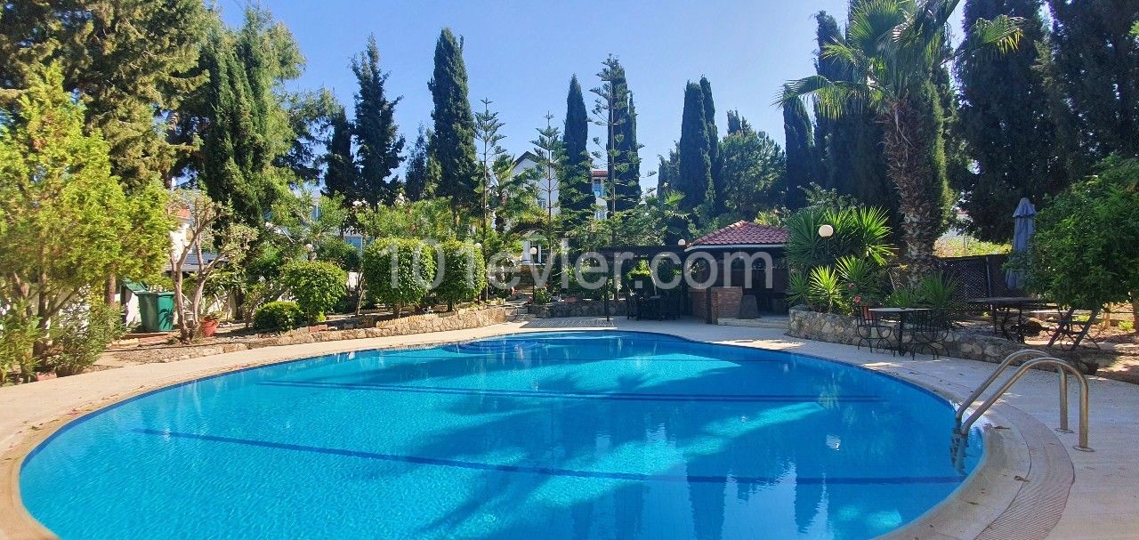 Girne Çatalköy 5 + 1 Kiralık Lüks Villa 