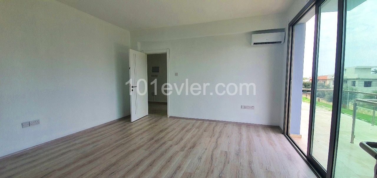 Girne Karaoğlanoğlu 4 + 1 Full Eşyalı veya Eşyasız Kiralık Villa 