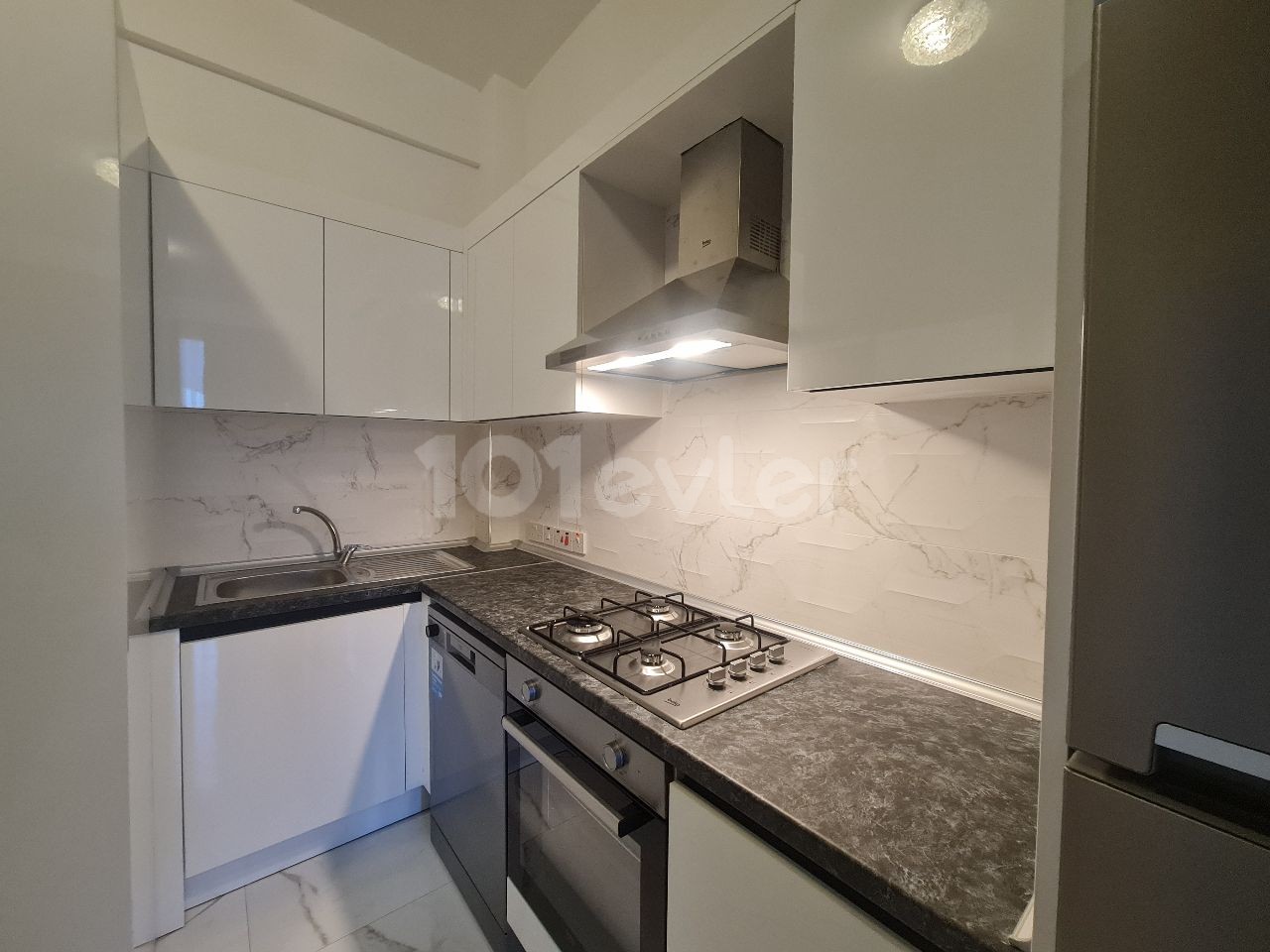 Flat To Rent in Alsancak, Kyrenia