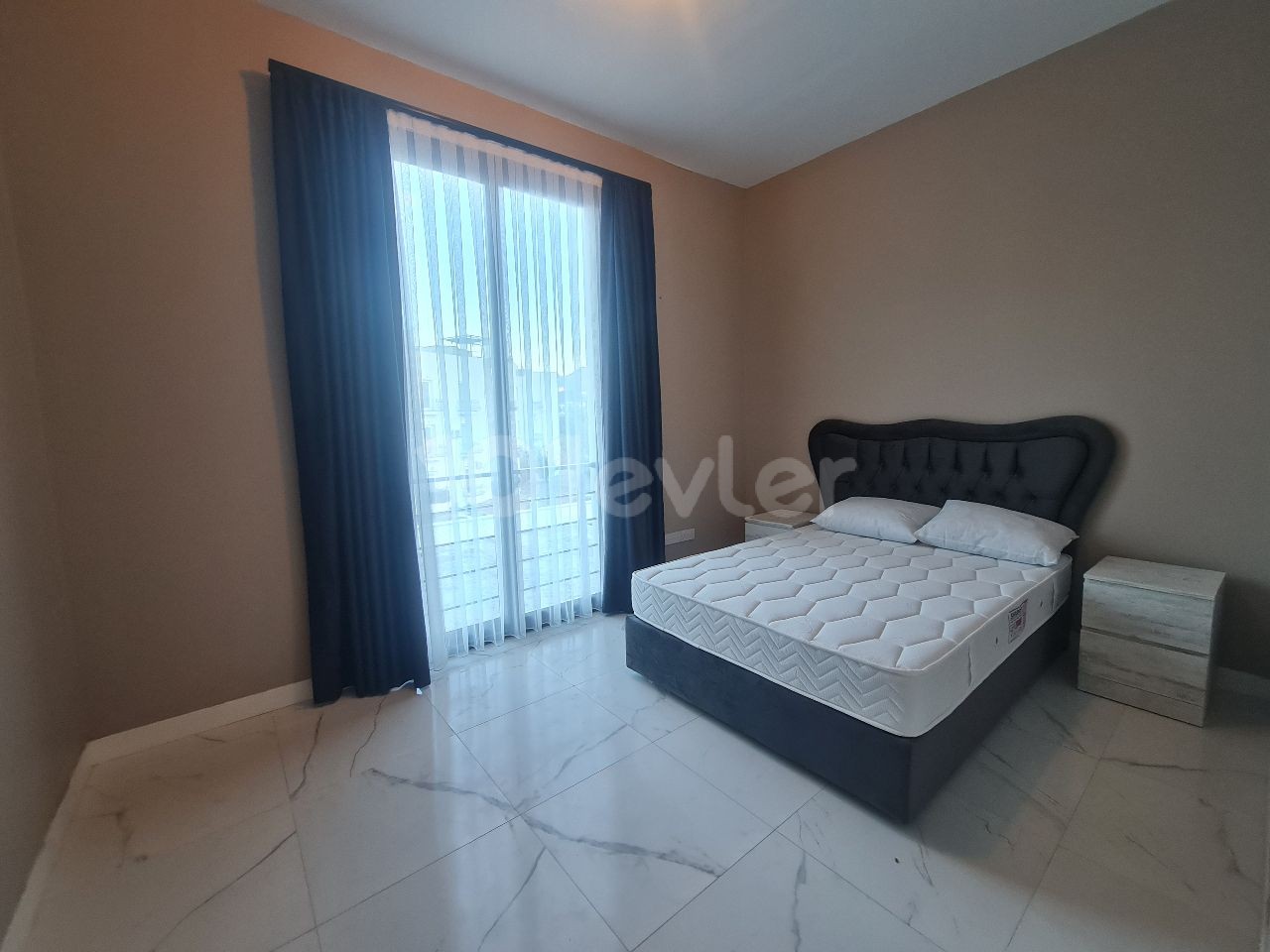 Flat To Rent in Alsancak, Kyrenia