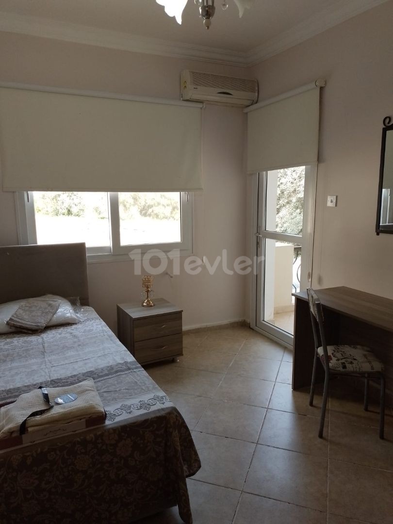 Kyrenia Edremit 3+1 Fully Furnished Apartment for Rent 