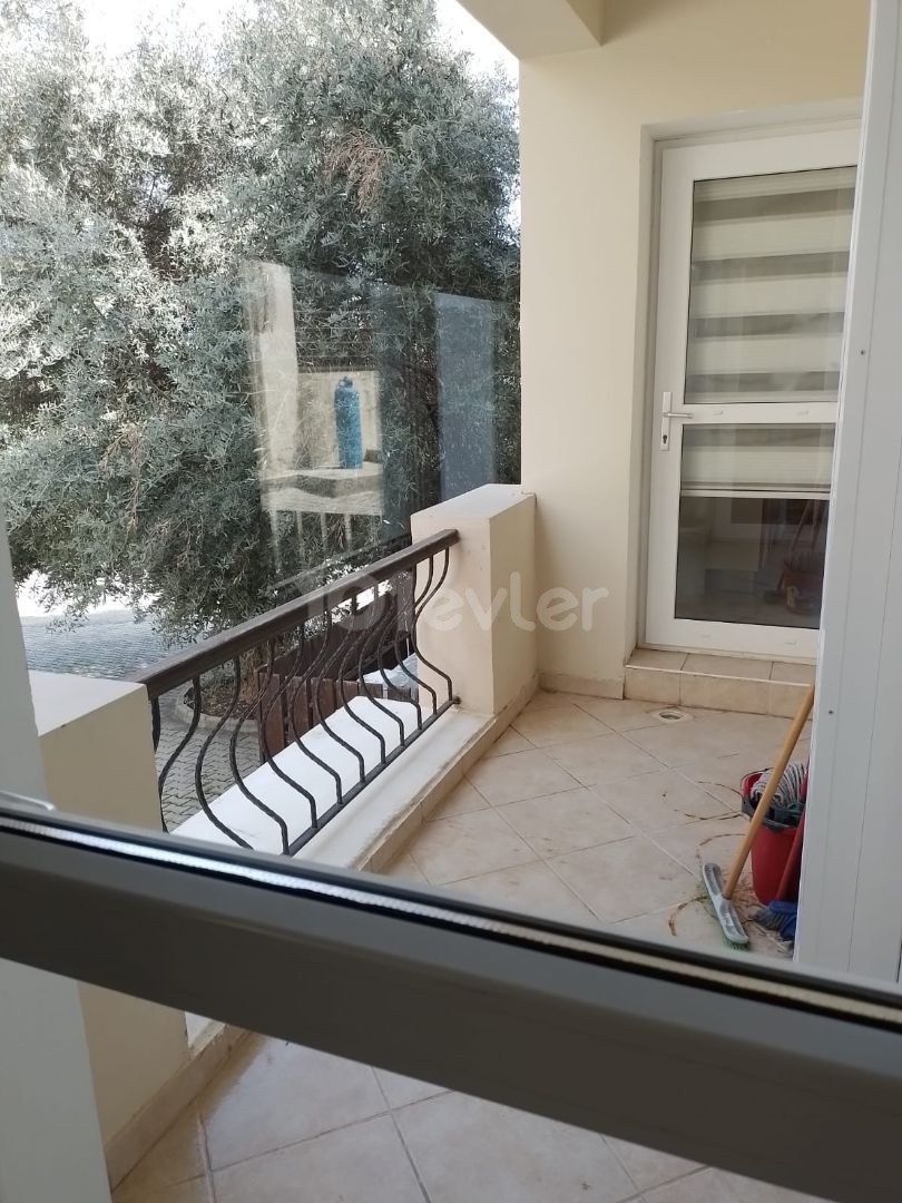 Kyrenia Edremit 3+1 voll möblierte Wohnung zur Miete 