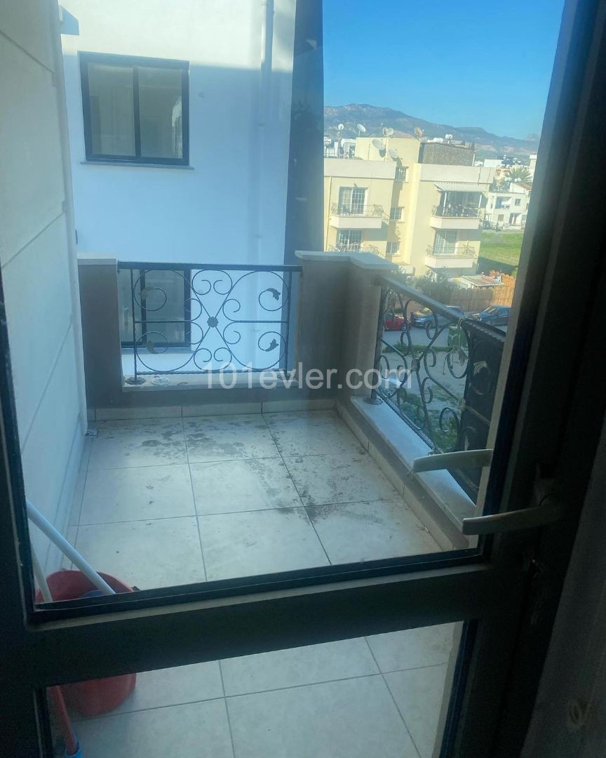 2+1 fully furnished flat for sale in Kaymak شقة للبيع ** 