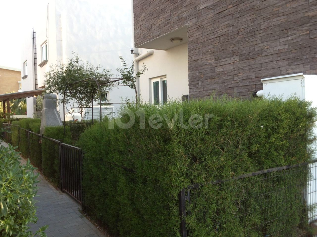 TURKISH FINANCIAL TRIPLEX 6+1 VILLA FOR SALE IN KAYMAKLI 