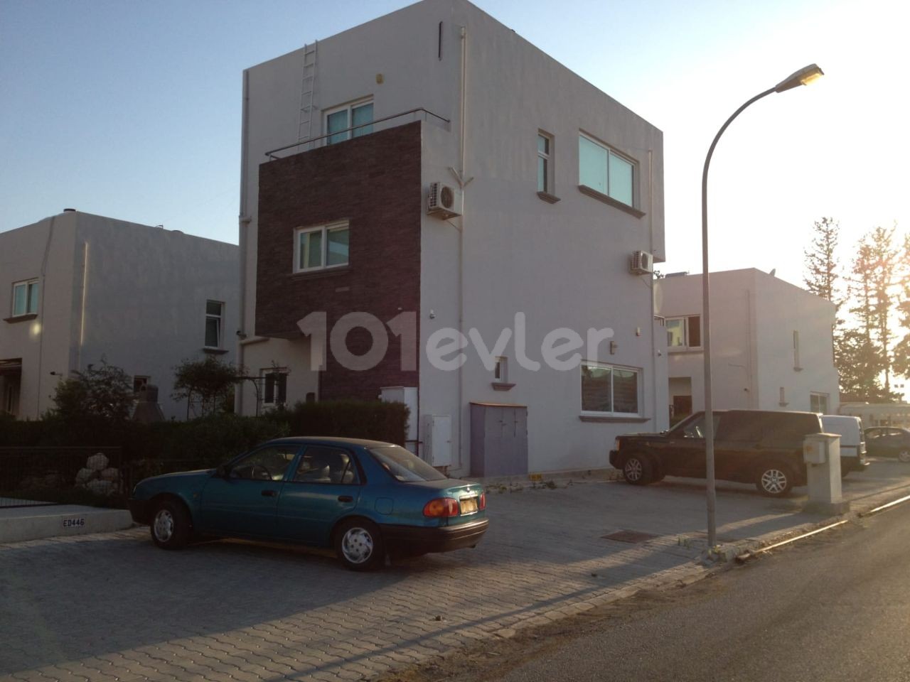 TURKISH FINANCIAL TRIPLEX 6+1 VILLA FOR SALE IN KAYMAKLI 