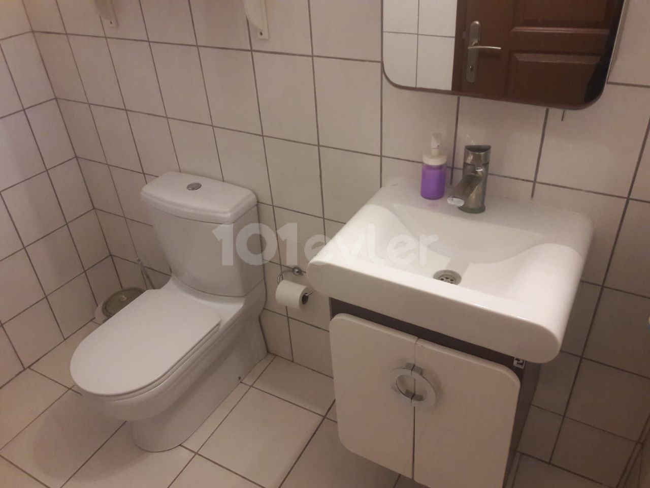   LEFKOŞA  KAYMAKLIDA     SATILIK  TÜRK MALI  TRİPLEX  6+1  VİLLA 