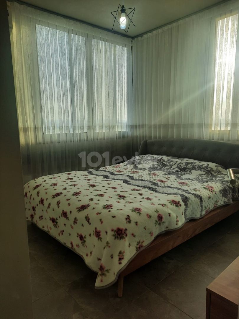 بنتهاوس للبيع 2+1 PENTHOUSE-WOHNUNG ZU VERKAUFEN IN GÖNYELI