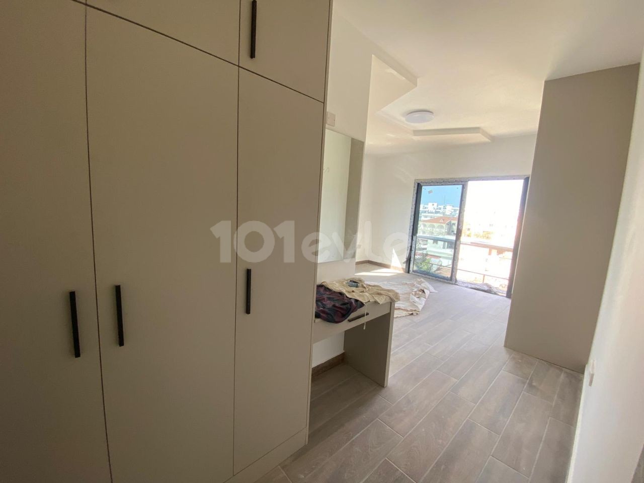  3+1 ,160 SQUARE METERS PETHOUSE APARTMENT FOR SALE IN KAYMAAKLIDA