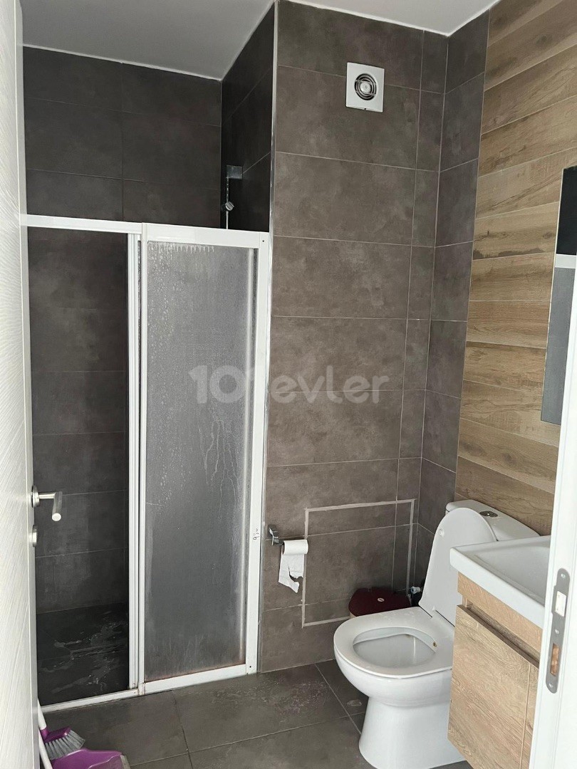 2+1 in sakarya area up town building 500$ for minimum 5 months rent