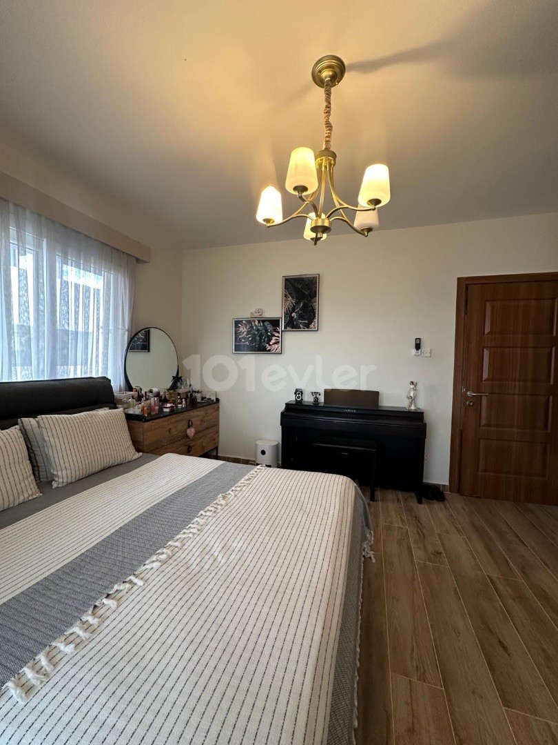 Kiralık Daire-Long Beach, İskele