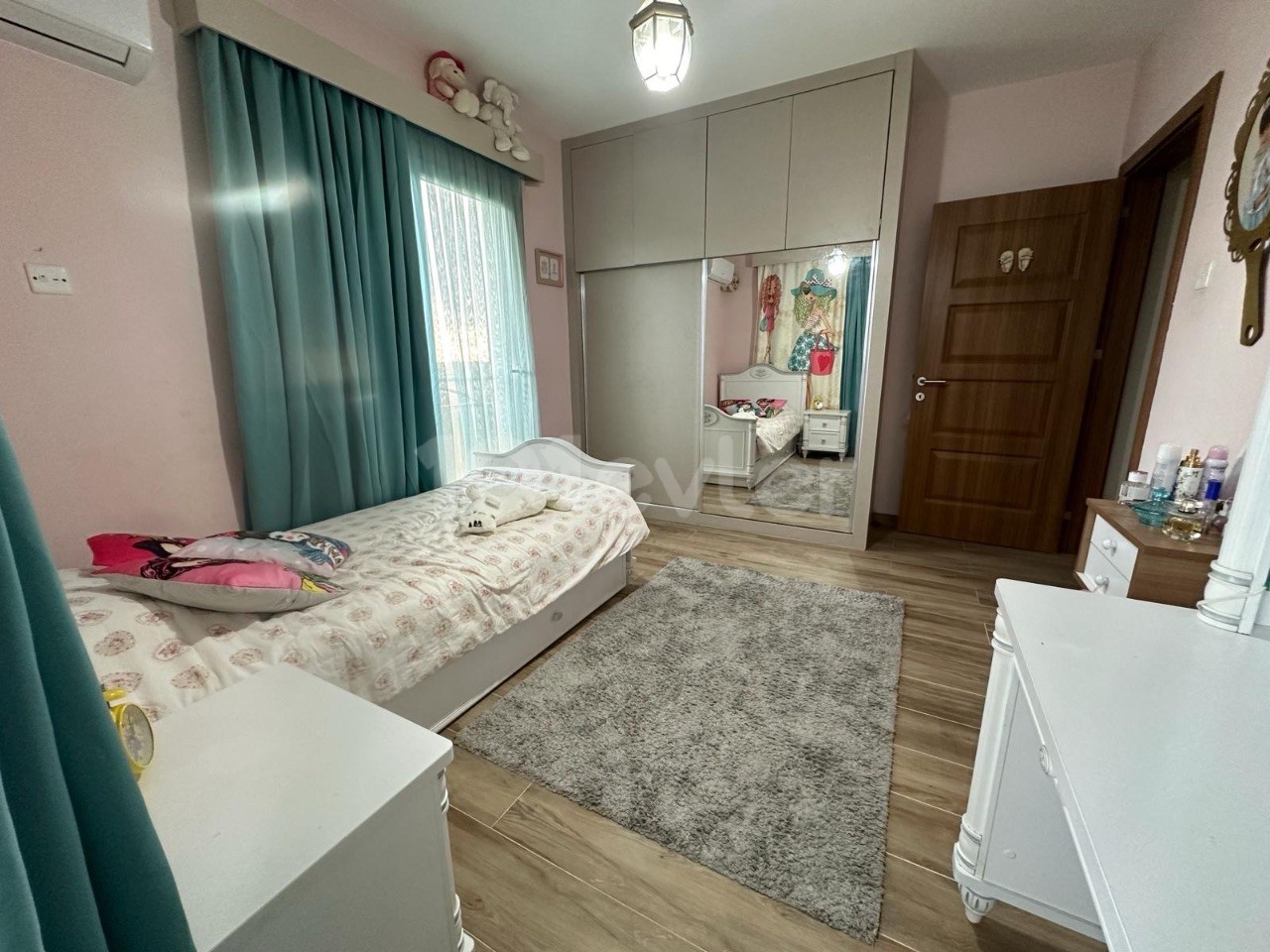 Kiralık Daire-Long Beach, İskele