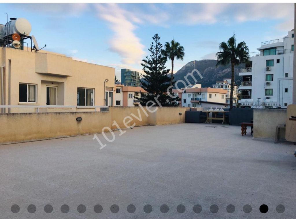 Girne Merkez de Lavash Restaurant arkasında 130m2  3+1  Penthouse 