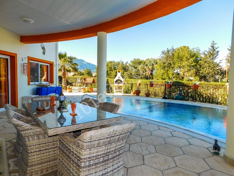 Luxury Villa with 4 + 1 Private Swimming Pool on 1 Acre of Land in Alsancak, Kyrenia ** 