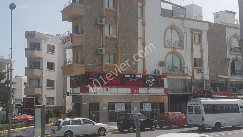 Girne Merkez de Tabela Değeri Yüksek Lokasyonda  Ana Cadde Üzerinde 3 katlı 250m2  Kiralık Dükkan 