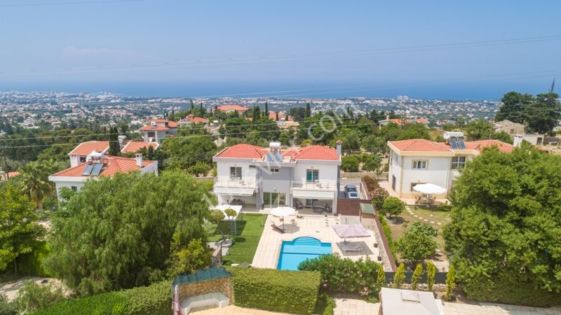 Girne Bellapais de 3+1 Özel Yüzme Havuzlu Lux Villa-Banka Kredisine Uygundur