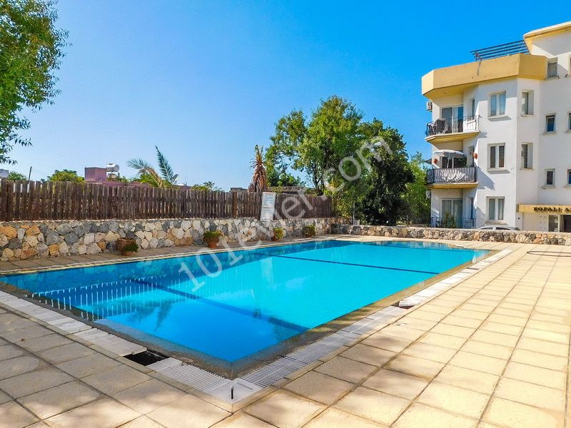 Girne Alsancak da 3+1 Ortak Yüzme Havuzlu Villa