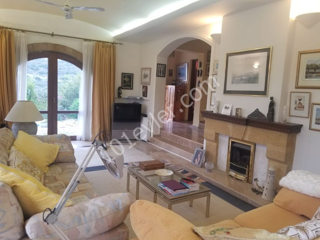 Villa For Sale in Alsancak, Kyrenia