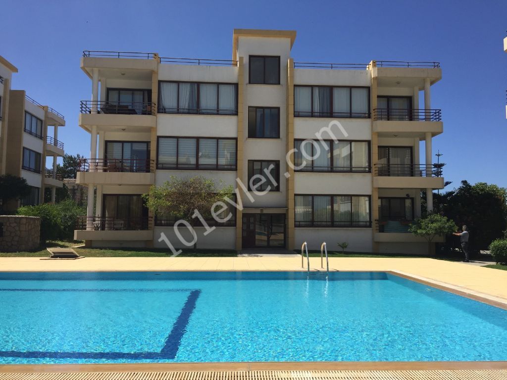 GUT FÜRS DARLEHEN ... 3+1 Villa mit privatem Pool in Kyrenia Lapta-geeignet für Bankkredite ** 