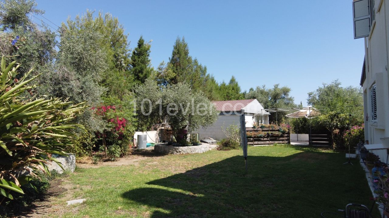 Kyrenia Olivenhain Region in 1000m2 Land in 200m2-4+1 Villa-Geeignet für Bankkredit ** 