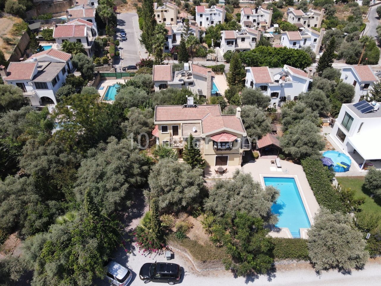 Llogara einzige autorisierte Llogara 3 + 1 Villa mit privatem Pool auf 1 Hektar Land in Kyrenia Ozanköy-geeignet für Bankkredit ** 