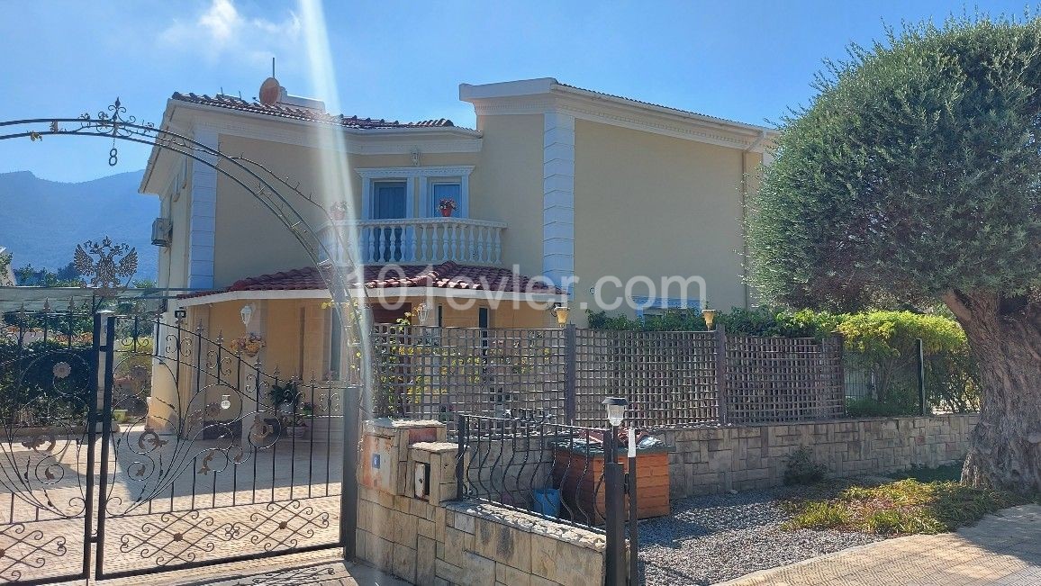 Llogara Deluxe villa in Karakum da 1000m2 mit privatem Pool 4 Schlafzimmer Lu Llogara Villa-Gutschrift ** 