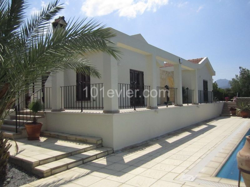 3 bedroom bungalow + 5m x 10m pool + big plot