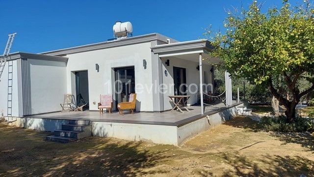 ⭐TEK YETKILI⭐ Girne Alsancak Escape Bölgesin de Denize 100m. Mesafede Tek katlı bungalow + Yardımcı Ev -Banka Kredisine Uygundur