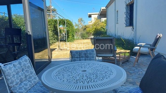 ⭐TEK YETKILI⭐ Girne Alsancak Escape Bölgesin de Denize 100m. Mesafede Tek katlı bungalow + Yardımcı Ev -Banka Kredisine Uygundur