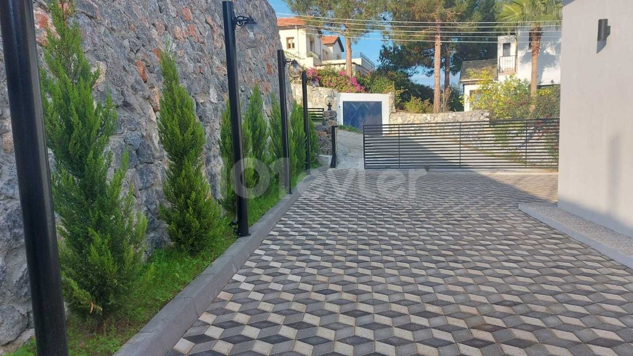 бунгало Продается in Alsancak, Кирения