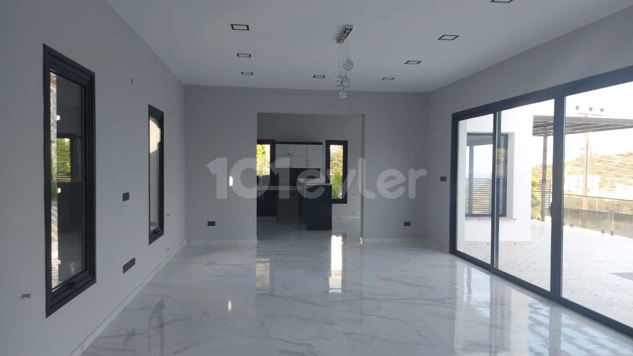 4+1 House with Pool in Kyrenia