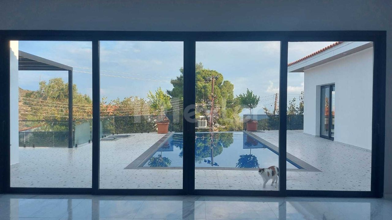 4+1 House with Pool in Kyrenia