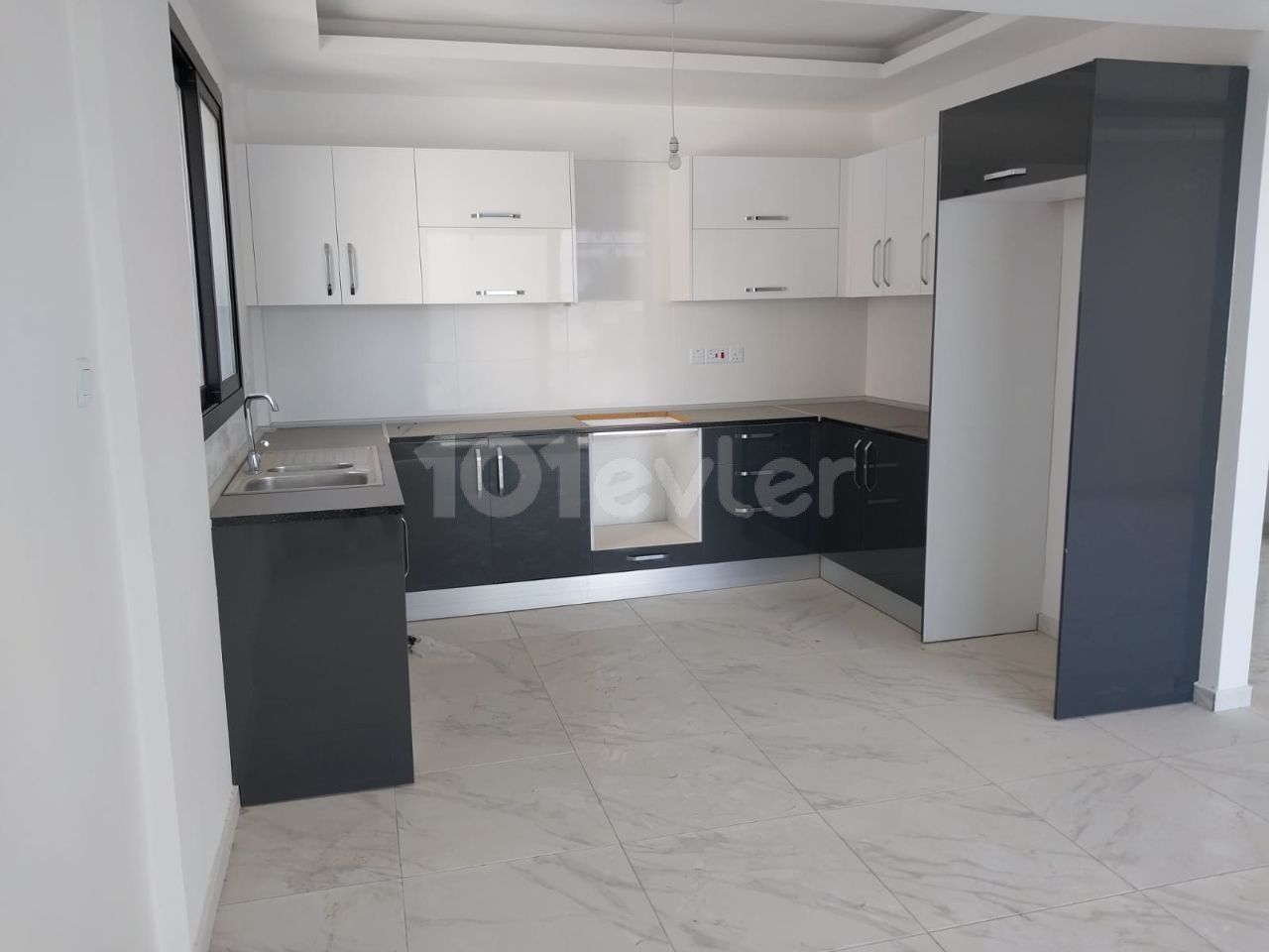 3+1 Flat in the City Centre of Kyrenia