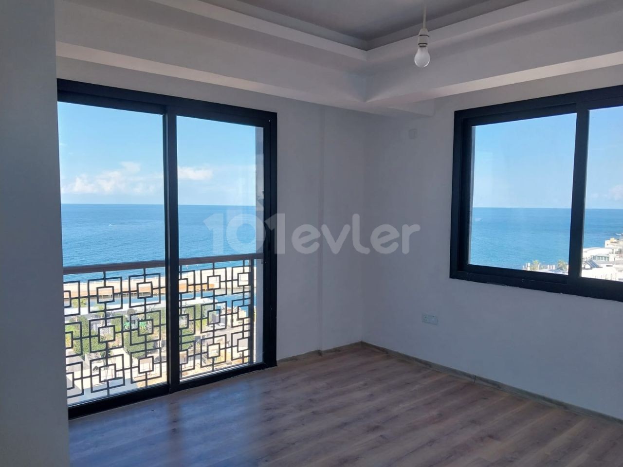 Girne Şehir Merkezinde 2+1 Penthouse