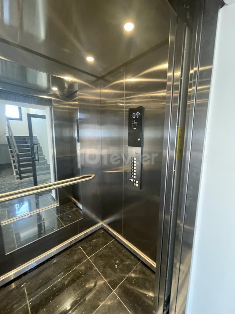 Penthouse Kaufen in Aşağı Girne, Kyrenia