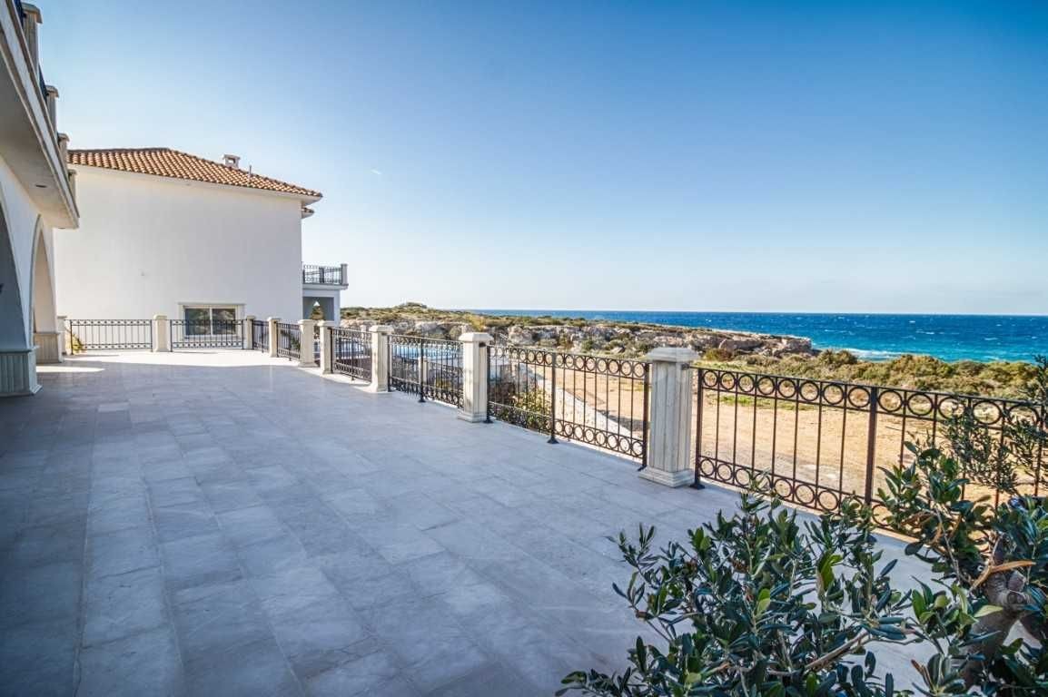 Villa mit 4 Schlafzimmern zum Verkauf in Kyrenia