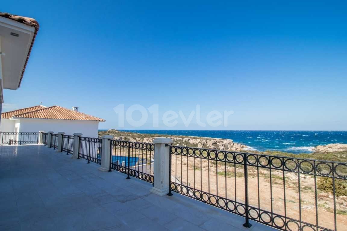 Villa mit 4 Schlafzimmern zum Verkauf in Kyrenia