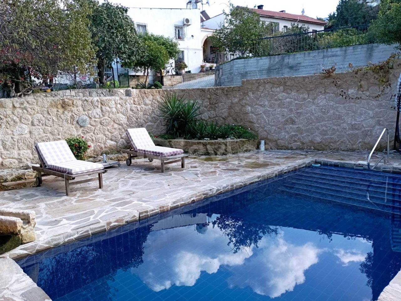 Villa mit 3 Schlafzimmern zum Verkauf in Ozanköy, Kyrenia