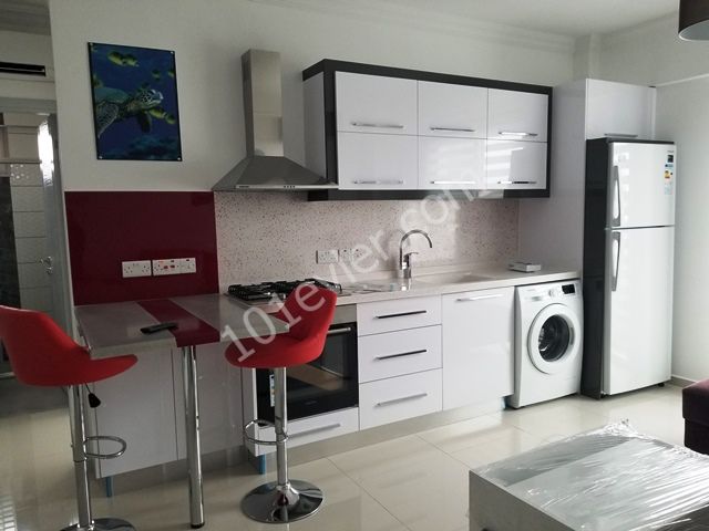 Girne Merkez de  YeniBitmiş Binada Sıfır Eşyalı  1+1  Daire