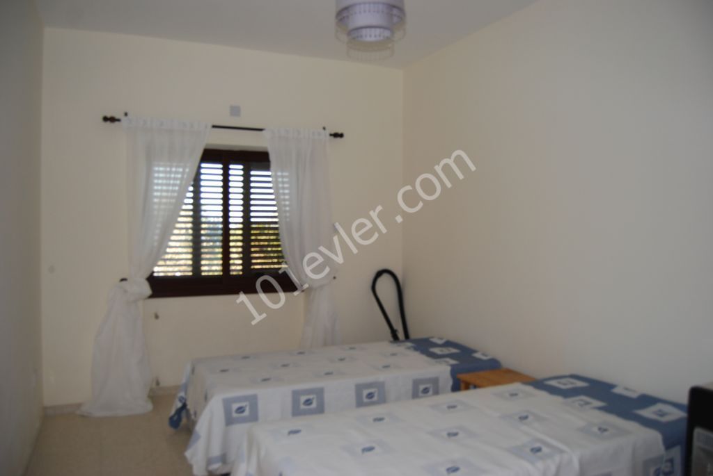 Girne Alsancak da 1 Dönüm Arazi İçerisinde 200m2  3+1 Özel Yüzme Havuzlu Lux Bungalow