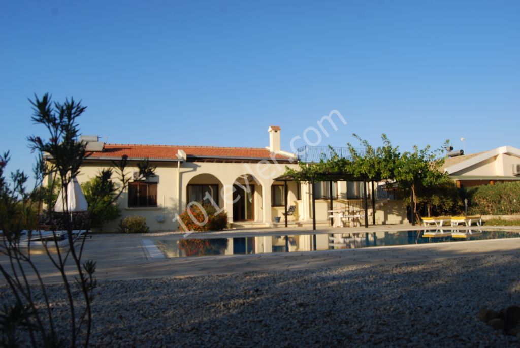 Villa For Sale in Alsancak, Kyrenia