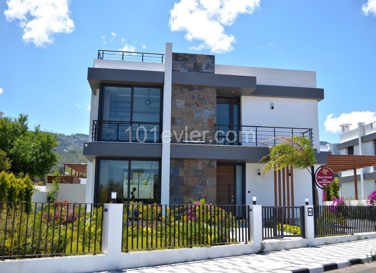 Amazing 3+1 villa for sale in YEŞİLTEPE, Kyrenia 