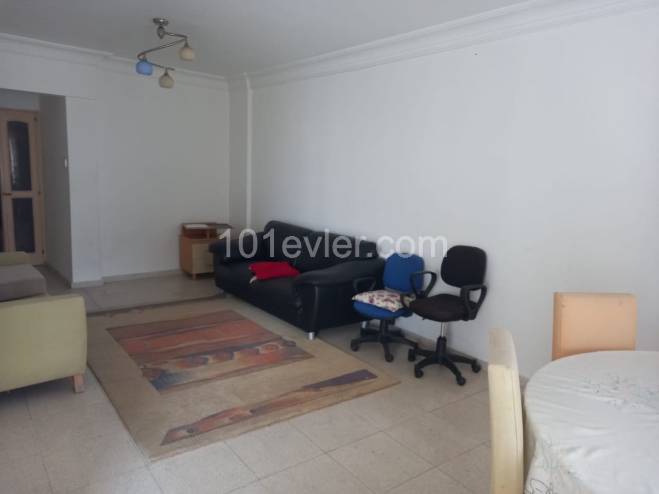 3+1 apartment for rent in center of Kyrenia.