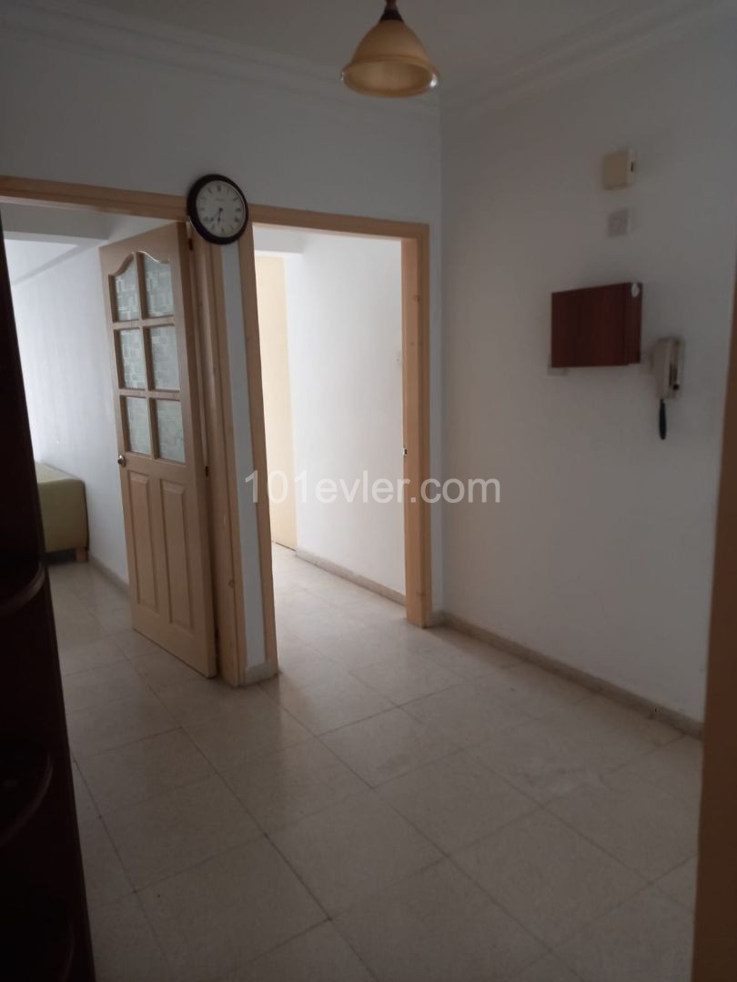 3+1 apartment for rent in center of Kyrenia.