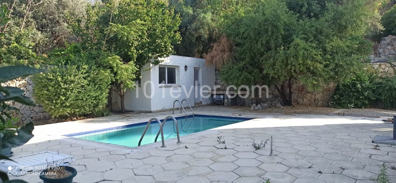 3+1 Villa For Sale With Sea and Mountain View in Alsancak