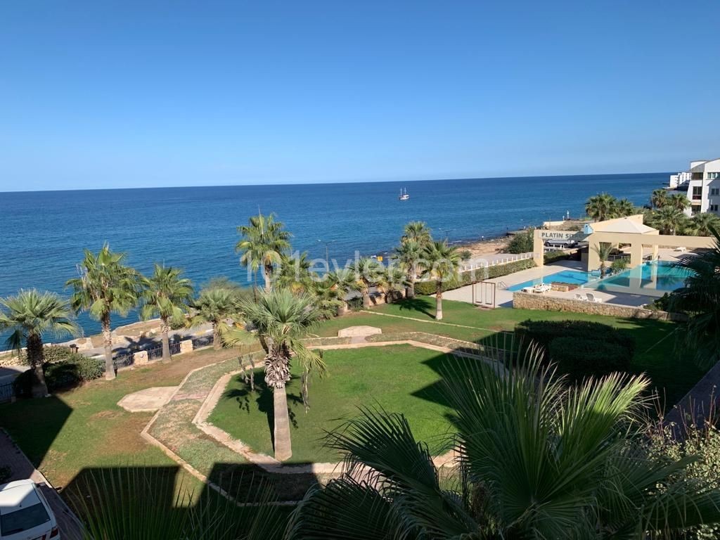 3 + 2 FULLY FURNISHED LOFT APARTMENT FOR RENT IN A PRIVATE SITE WITH SEA VIEWS IN THE CENTER OF Kyrenia ** 